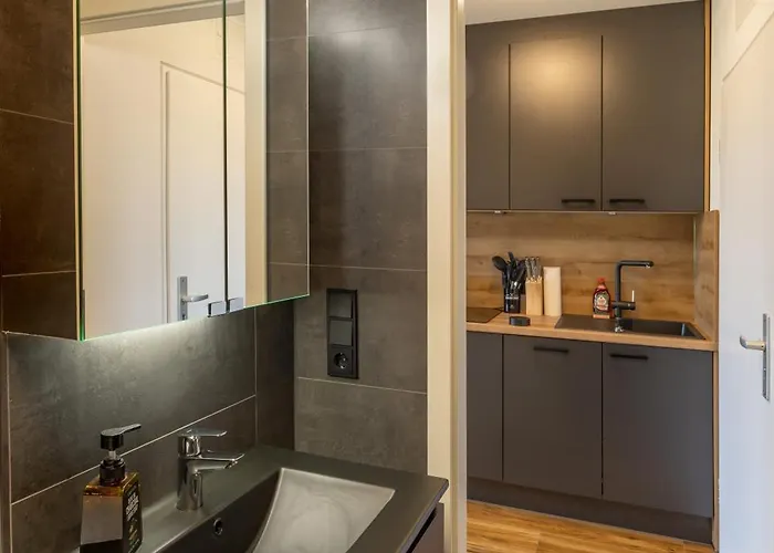Lägenhet Sweethome - Super Zentral Und Modern, Kueche, Wifi *